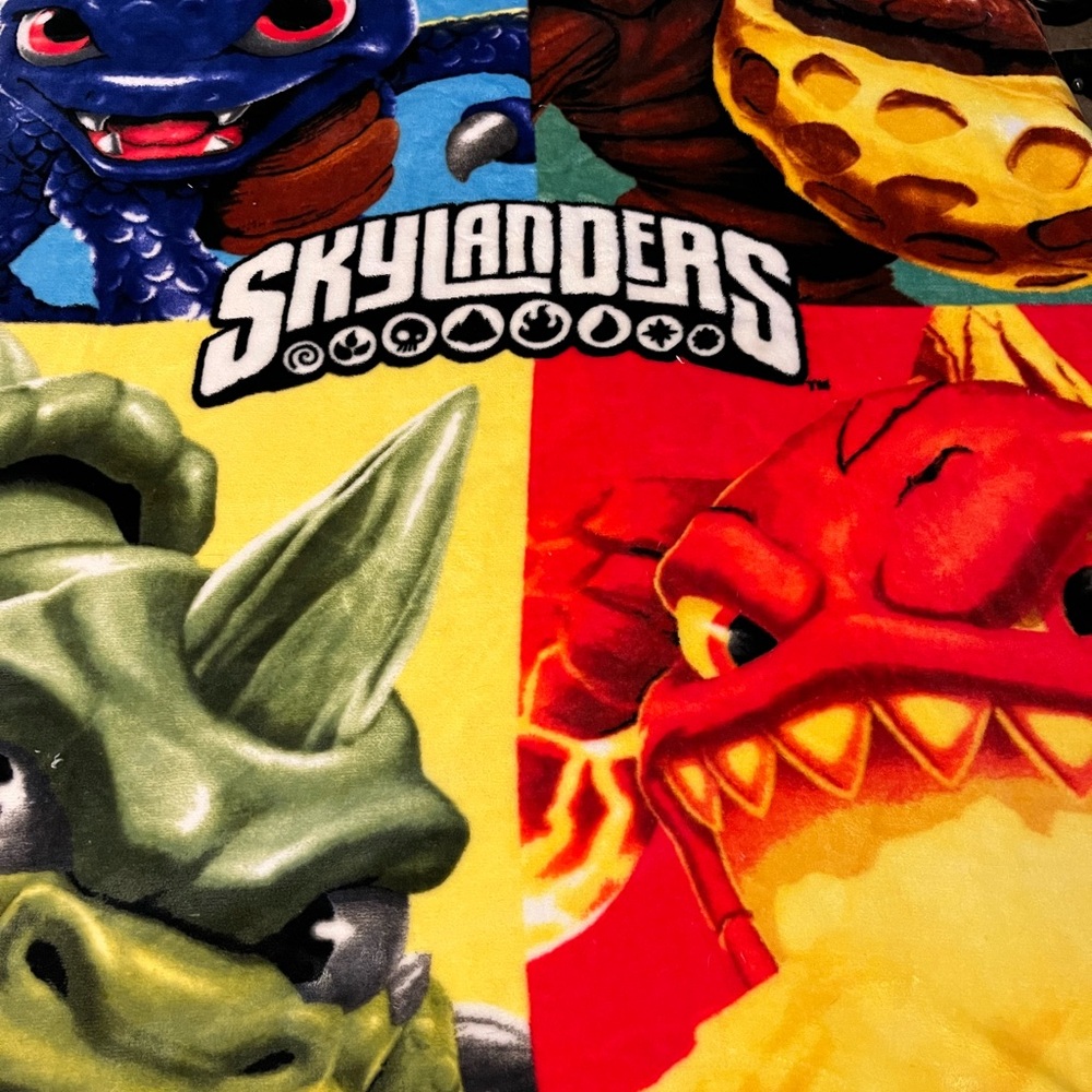 Skylanders Colorful Kids Super Soft Throw Blanket